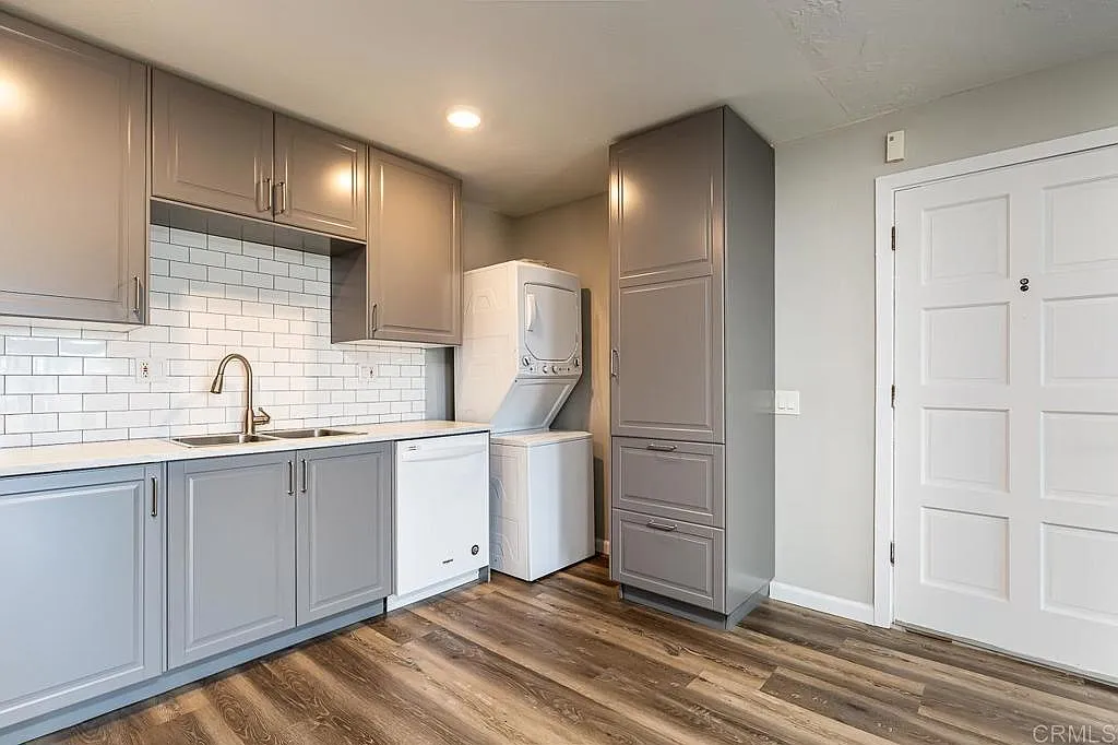 2336 Hosp Way — Photo 2