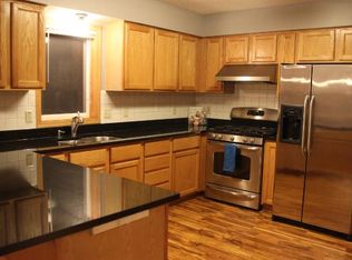 667 Eagle Ridge Rd, Woodbury, MN 55125