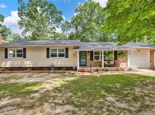 1737 Swann St, Fayetteville, NC 28303