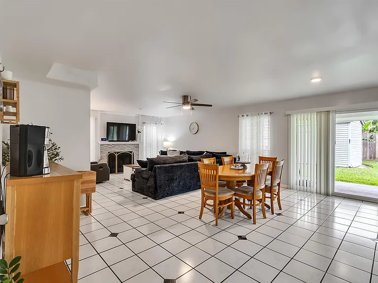 10027 Glenkirk Dr — Photo 11