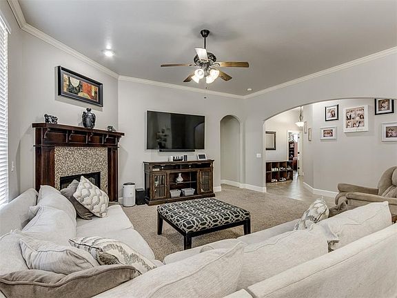 5th image of 9204 Lolly Ln