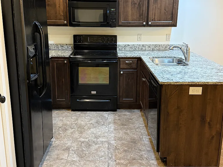 1101 W 2050 S — Photo 9