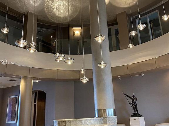 3rd image of 808 Brickell Key Dr APT 1003