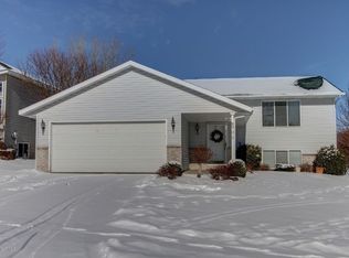905 Bristol Ln NE, Rochester, MN 55906