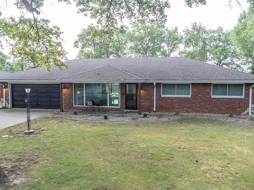 1st image of 2478 Waterman Ave