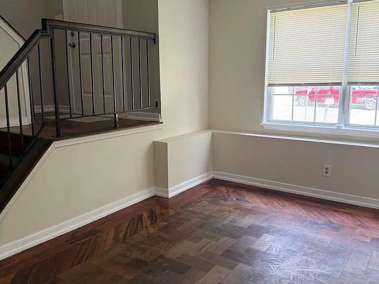 706 Woodbridge Center Way — Photo 4