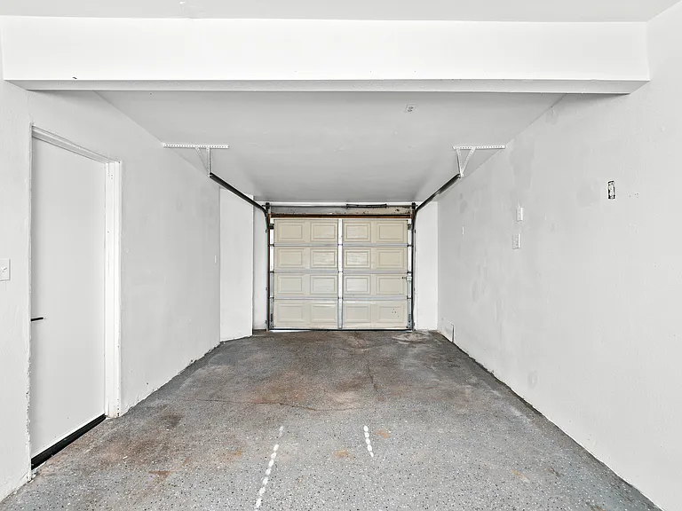 9390 3rd Ave — Photo 25
