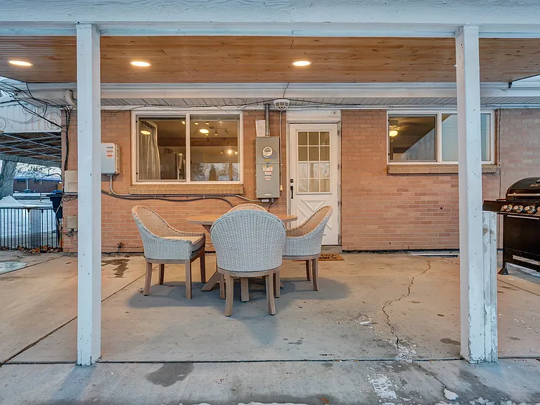 6738 Eaton St — Photo 32