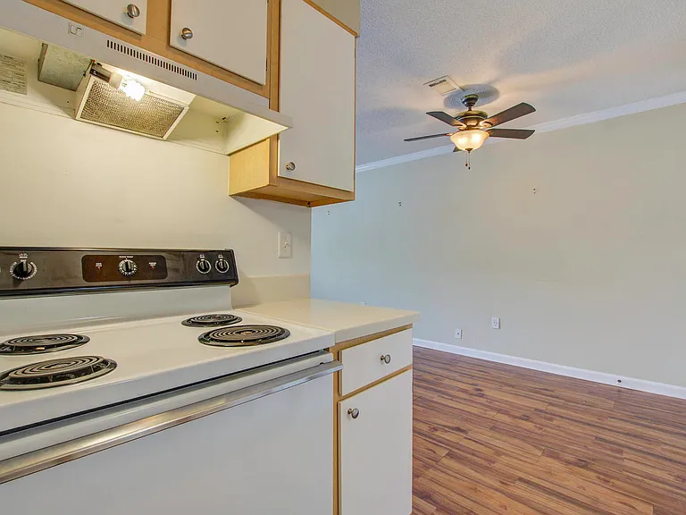 2494 Etiwan Ave — Photo 9