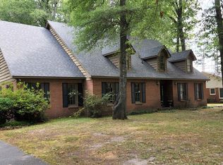 2 Jefferson Pl, Pine Bluff, AR 71603