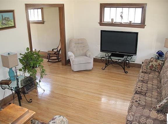 3rd image of 104 Parkland Ave