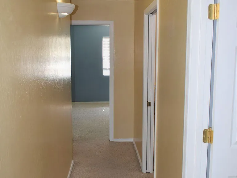 1506 S Pheasant Ln — Photo 11