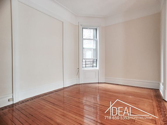 5th image of 949 President St APT 3A