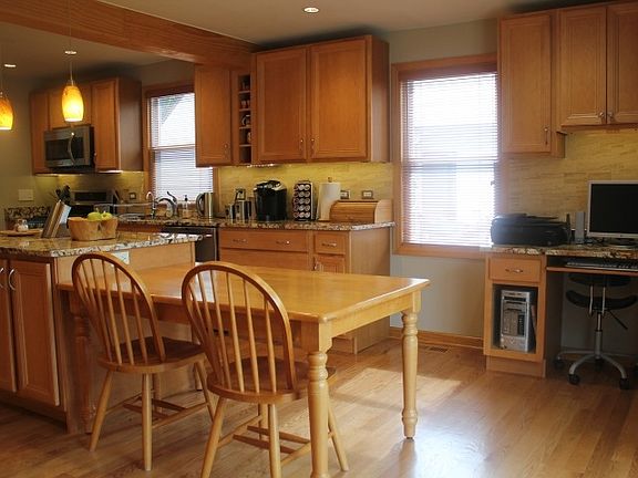 4th image of 308 Village Dr