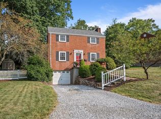 21 Santa Fe Dr, Bethel Park, PA 15102