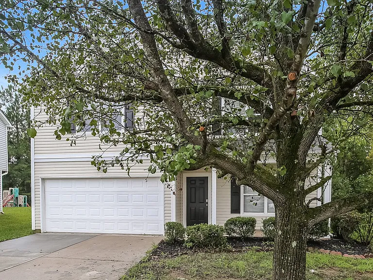 1320 Bray Dr — Photo 5
