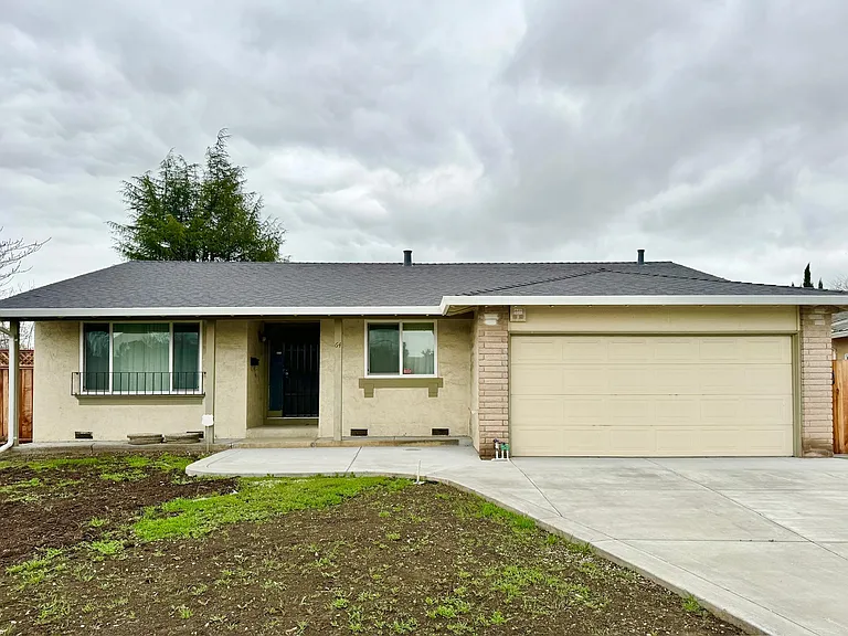 64 Guava Blossom Ct — Photo 2