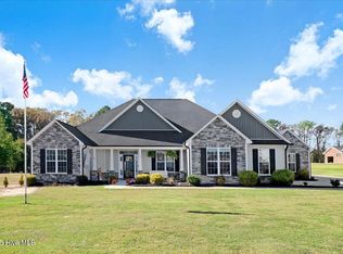 101 Jeter Dr, Pikeville, NC 27863