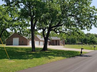 1340 McVey St, Mount Vernon, MO 65712