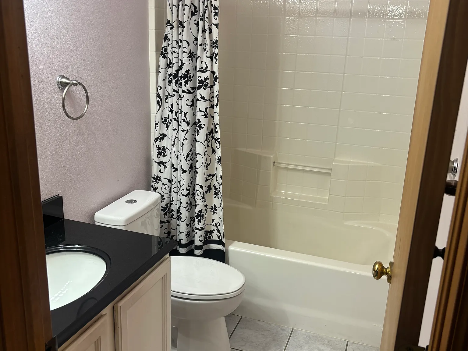 3 bed, 1866 sqft, $3,190 — Photo 3