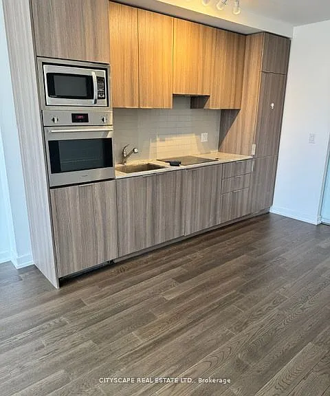 11 Wellesley St W #708 — Photo 7