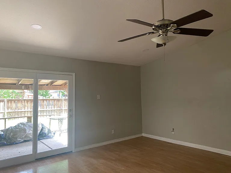 1109 Cross Bend Rd — Photo 4