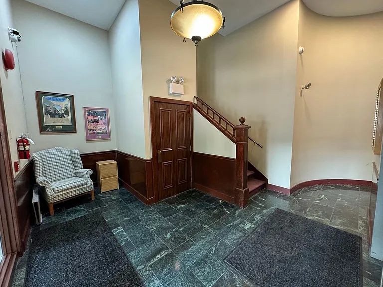 535 Main St #17 — Photo 3