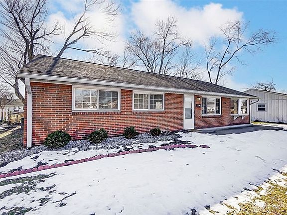 3rd image of 770 Julia Dr