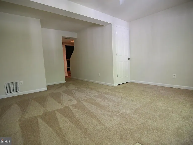 8070 Grandview Ct — Photo 21