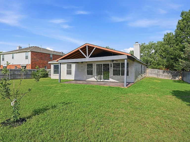 2304 Pheasant Run — Photo 24