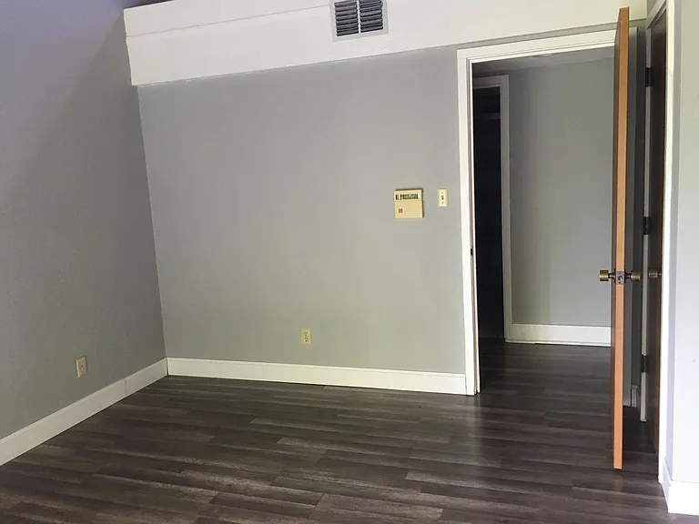 667 Olde Camelot Cir #667 — Photo 22