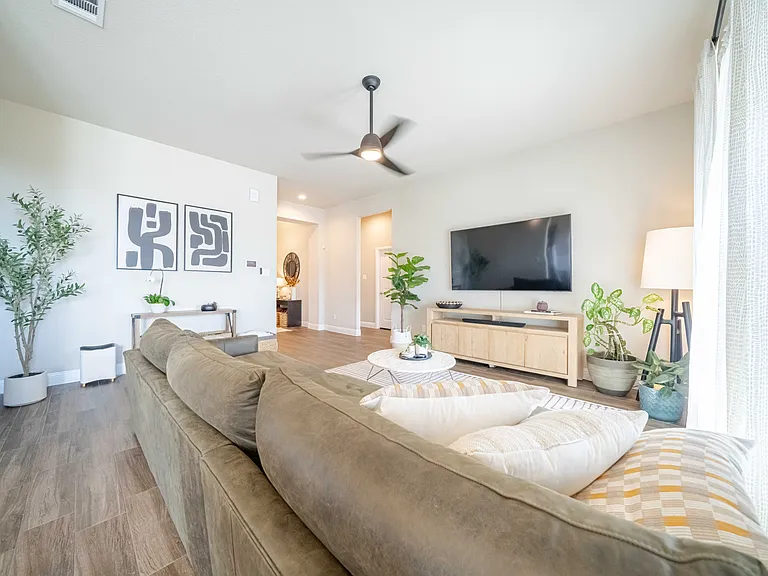 3623 Rolling Meadows Dr — Photo 6