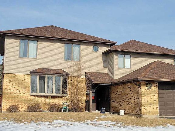 3rd image of 1526 Carson Ct