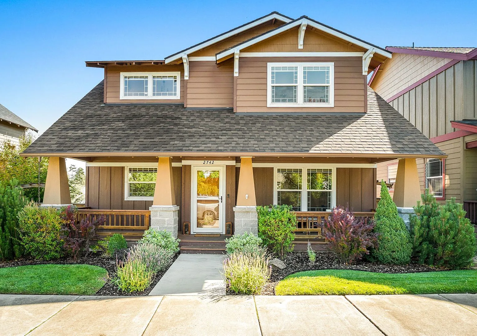 Peaceful NE Bend Home with Broken Top Views & Private Backyard Retreat — Photo 1