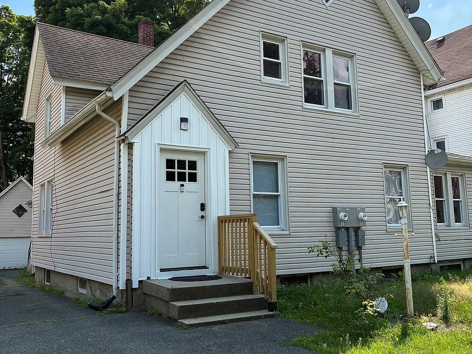172 Belmont Ave #2