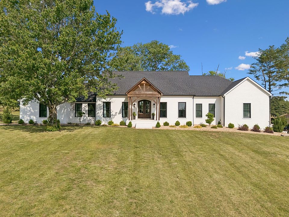 1st image of 418 Rutherford Ln