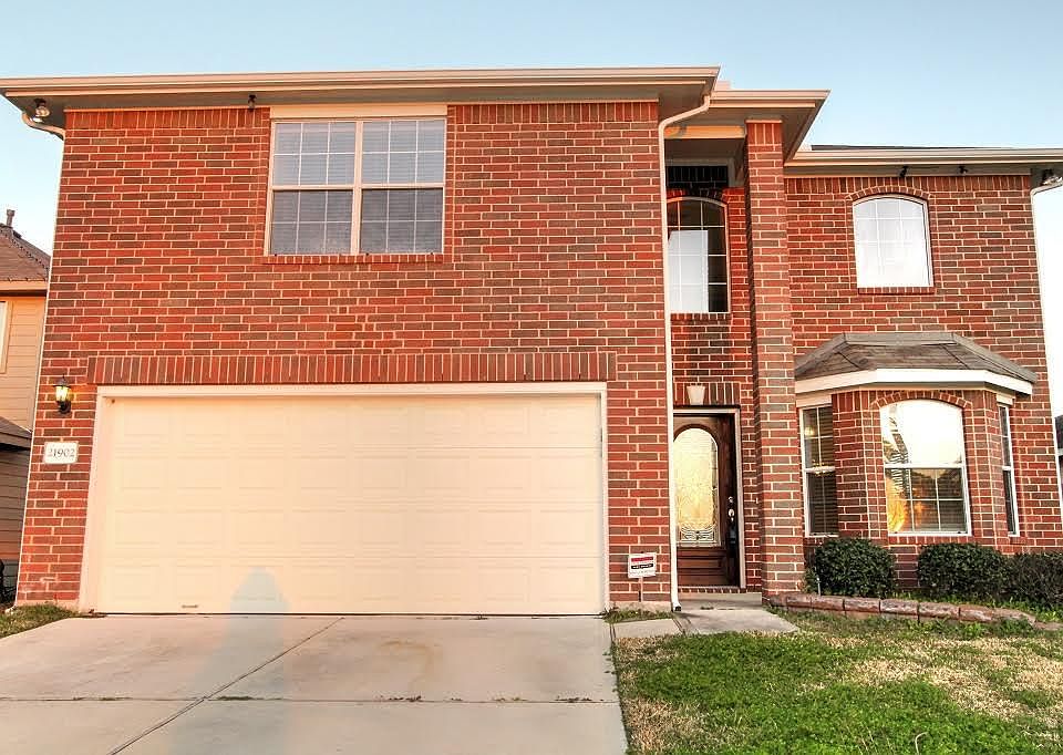 1st image of 21902 Finch Landing Ln