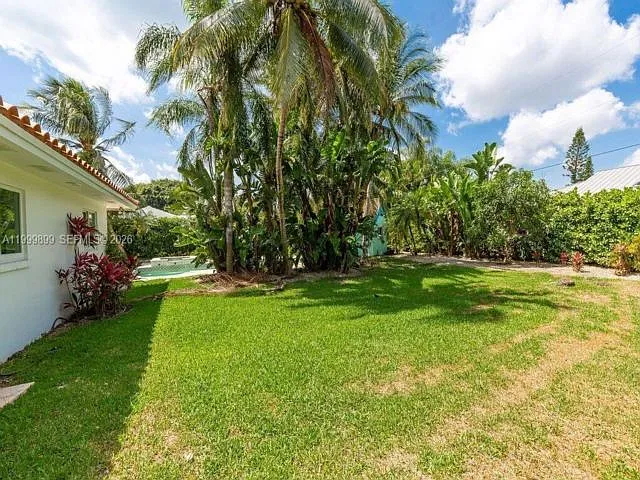 14610 Tarpon Dr — Photo 15