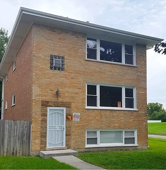S 16th Ave, Maywood — Photo 1