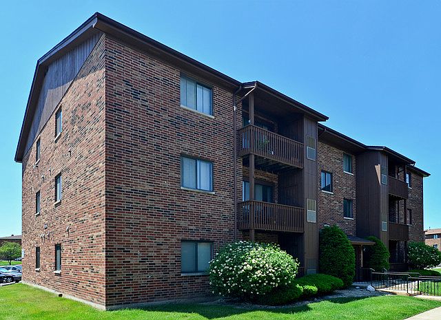 1st image of 15719 Peggy Ln APT 6