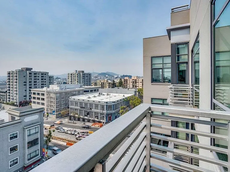 818 Van Ness Ave #804 — Photo 16