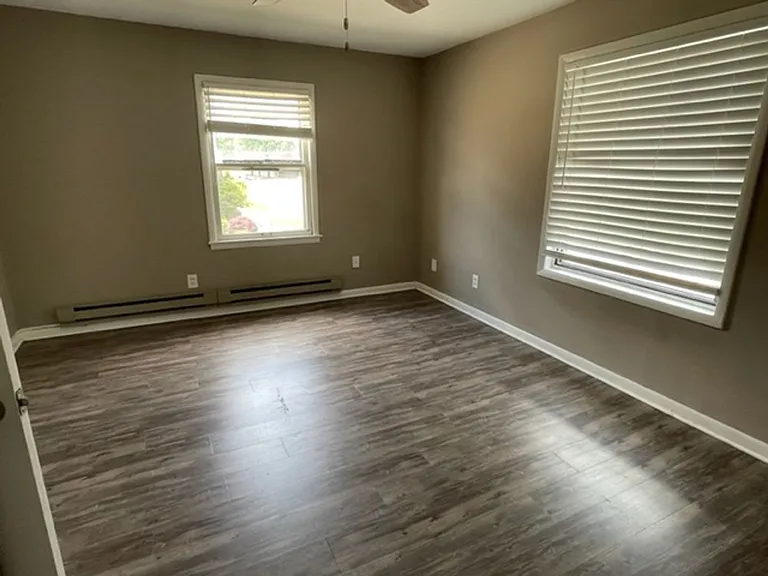 1407 Charleston Ave — Photo 12