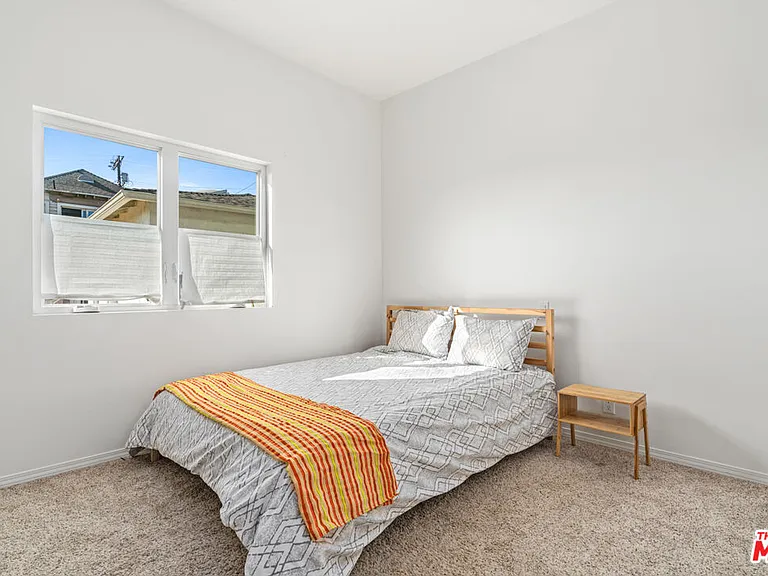 2275 Ewing St — Photo 10