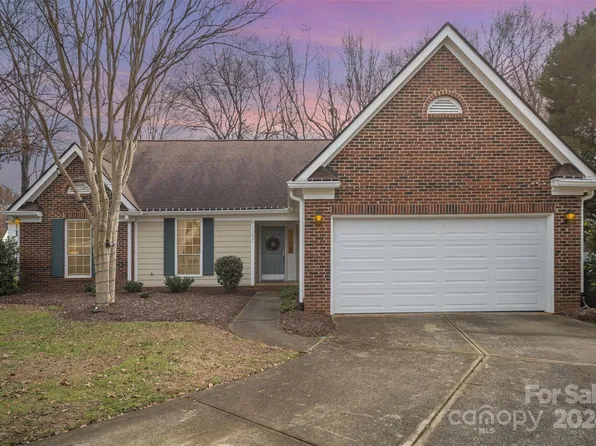 13831 Walkers Creek Dr, Charlotte, NC 28273