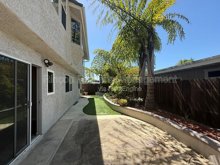 2462 Pierpont Blvd — Photo 23