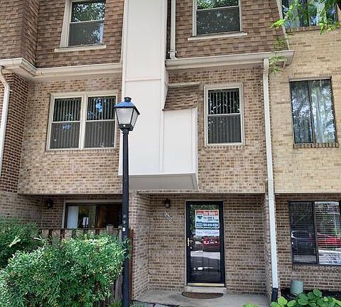 2nd image of 1605 Kenwood Ave #C