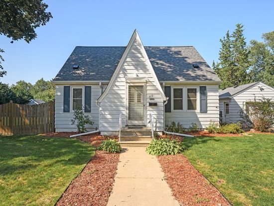 319 Annapolis St W, Saint Paul, MN 55118