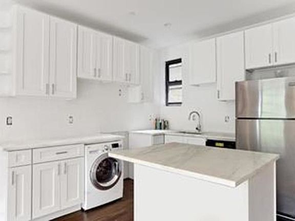 3rd image of 280 Manhattan Ave APT 3A