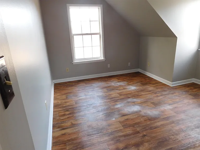 309 W Madison Ave #3 — Photo 3