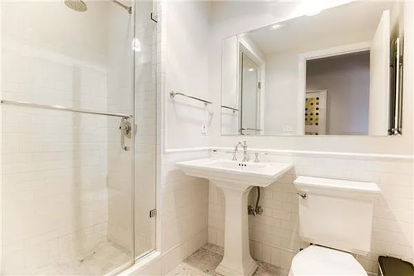 Sold by (Legacy) Elegran | media 2